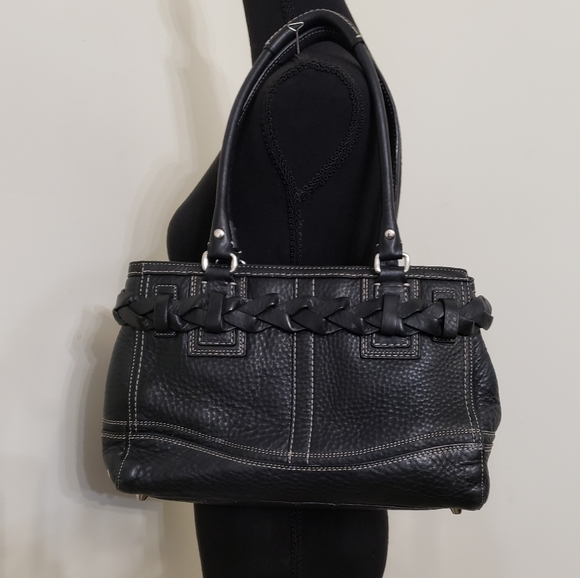 🔥Coach🔥Black an White Pebble Leather Scatchel - Picture 3 of 8